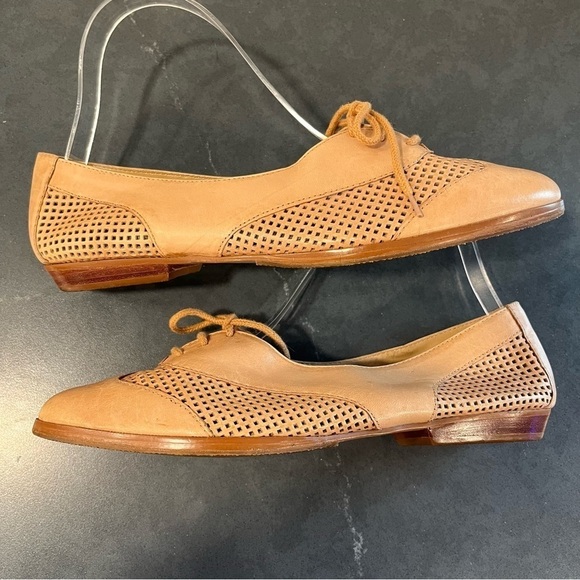 Vintage Sumi sz 8.5 tan leather cutout wingtip flats - Picture 12 of 15